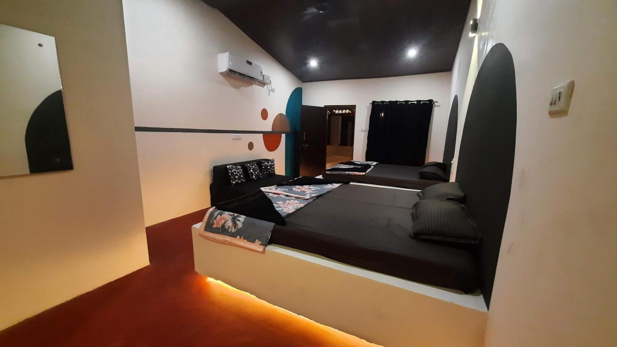 Gokarna Beach Stays By Tune Of Ocean Room photo